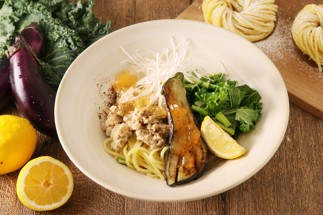 みつせ鶏と夏野菜のおだしレモン